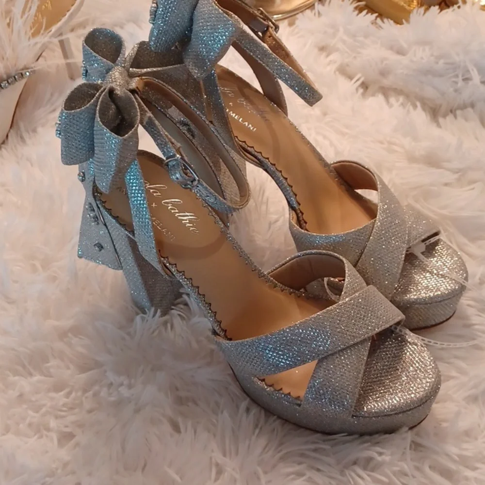 Antonio Melani Nicola bathie x Antonio Melani Lila Bow heels Silver 8M New - Picture 8 of 16
